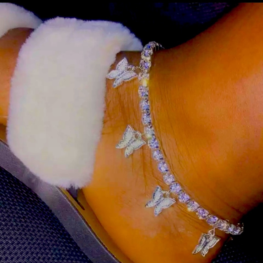 Rhinestone anklet with butterfly’s